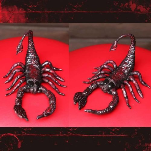 Links: Skorpion aus Worblas Meshed Art von PavyCreations